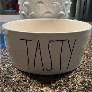 Rare Rae Dunn bowl $12